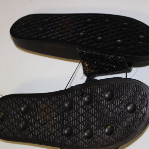 Torrid Black Pool Slides Size 8 NWT - Picture 2 of 2